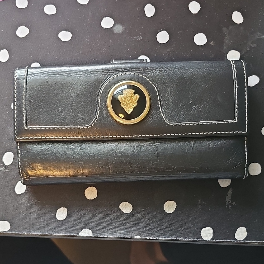 Black Gucci Women's Leather Clutch Wallet with Gold Emblem